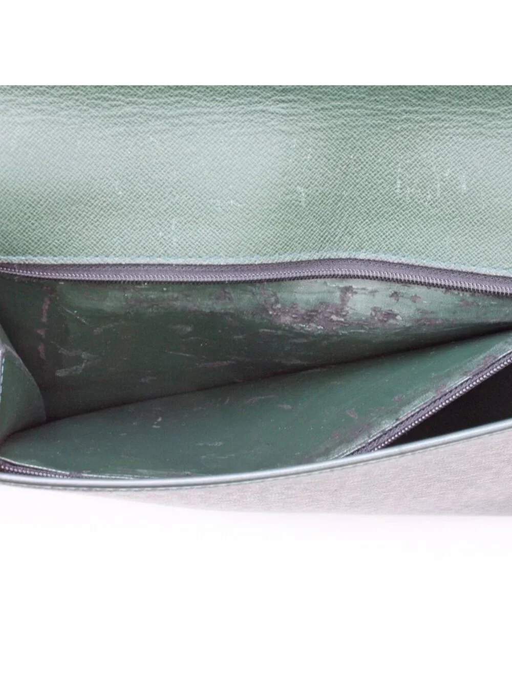 Louis Vuitton Taiga Polga Business Bag - Picture 10 of 10